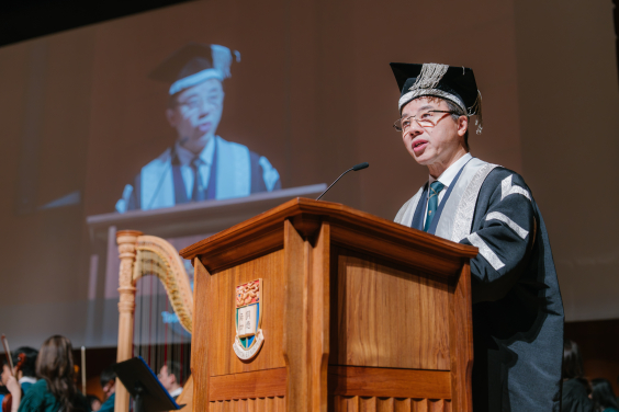 Professor Xiang Zhang, President and Vice-Chancellor of HKU, inspired the incoming students to pursue academic excellence whilst upholding strong moral values, demonstrating courage, and embracing their responsibility to society.